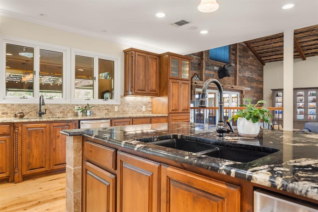 1011 Thornridge Court Property Photo 10