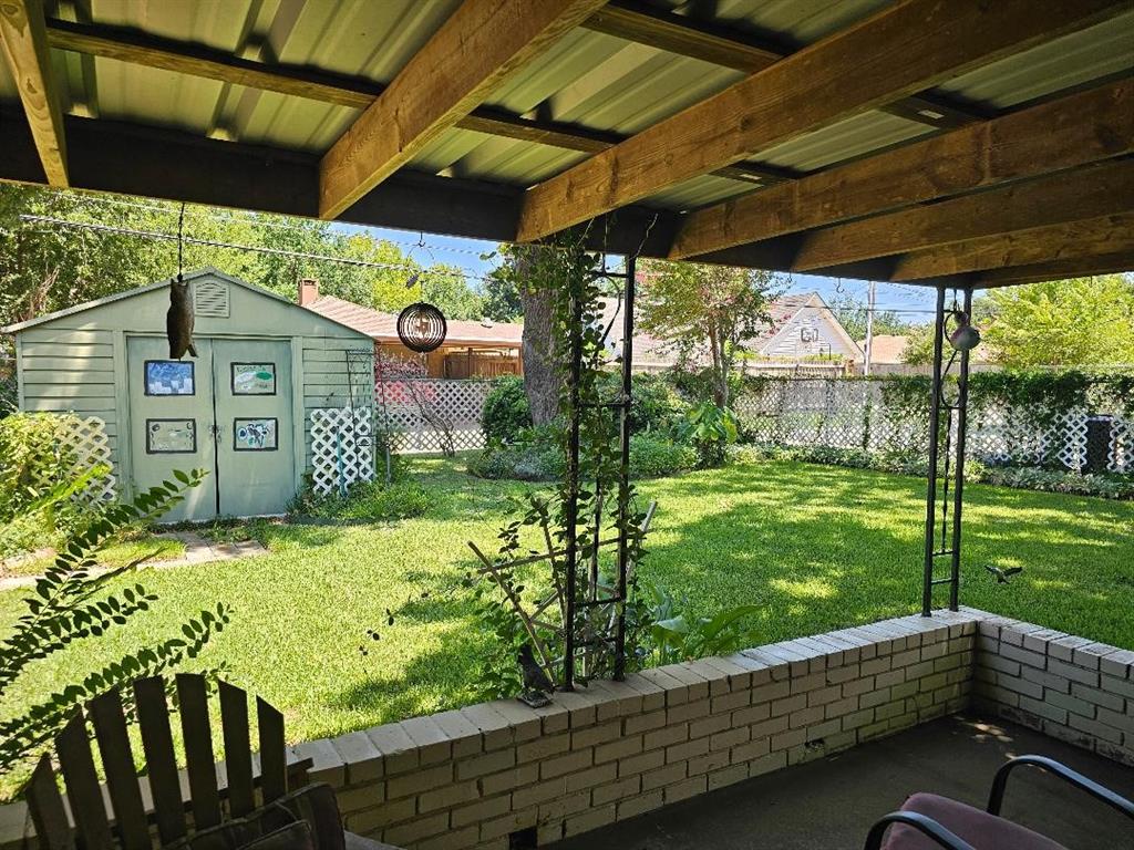1914 Surrey Circle Property Photo 2
