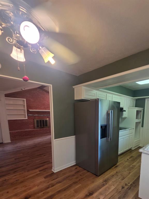 1914 Surrey Circle Property Photo 6