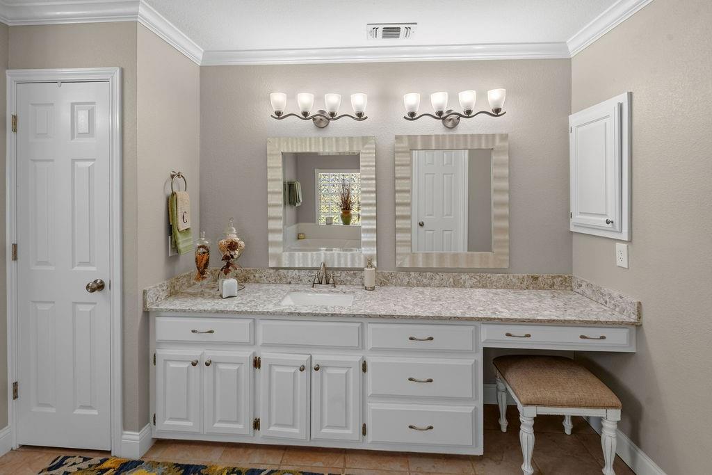 44 Jennifer Lane Property Photo 16