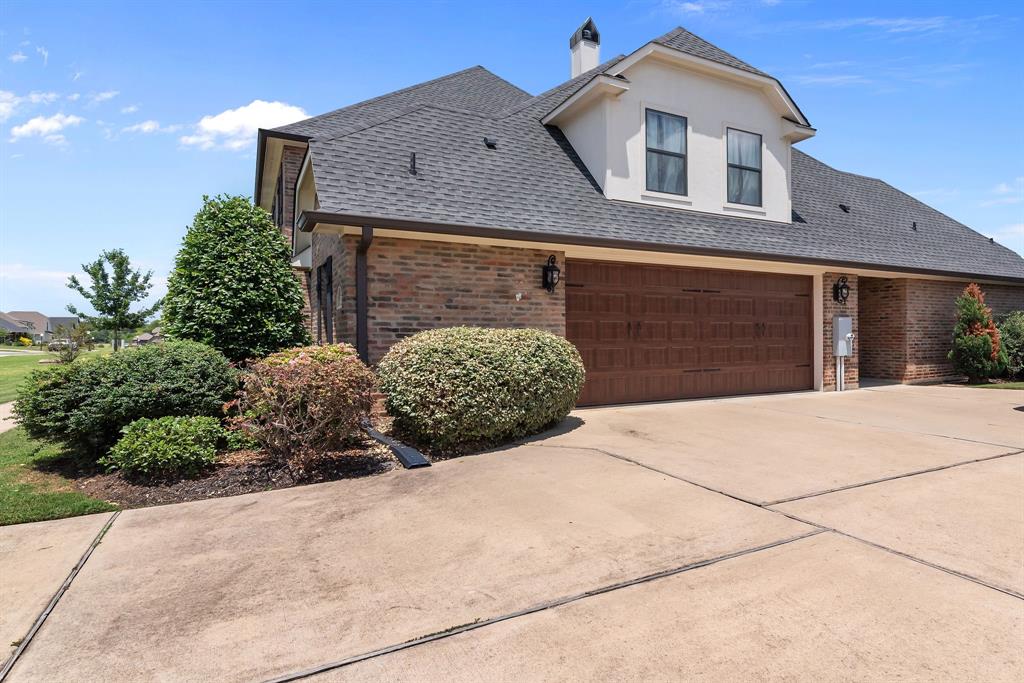258 Donna Lane Property Photo 4