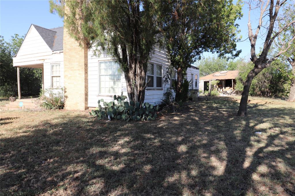1402 Avenue K Property Photo 3