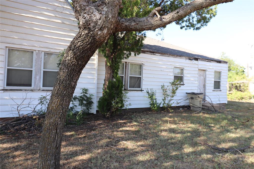 1402 Avenue K Property Photo 5