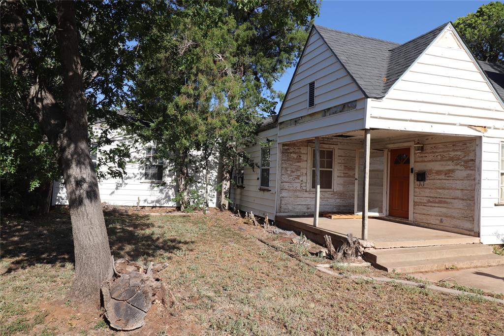 1402 Avenue K Property Photo 6