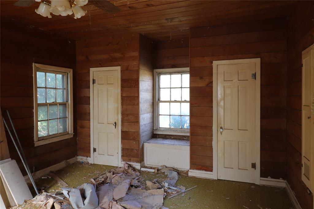 1402 Avenue K Property Photo 17