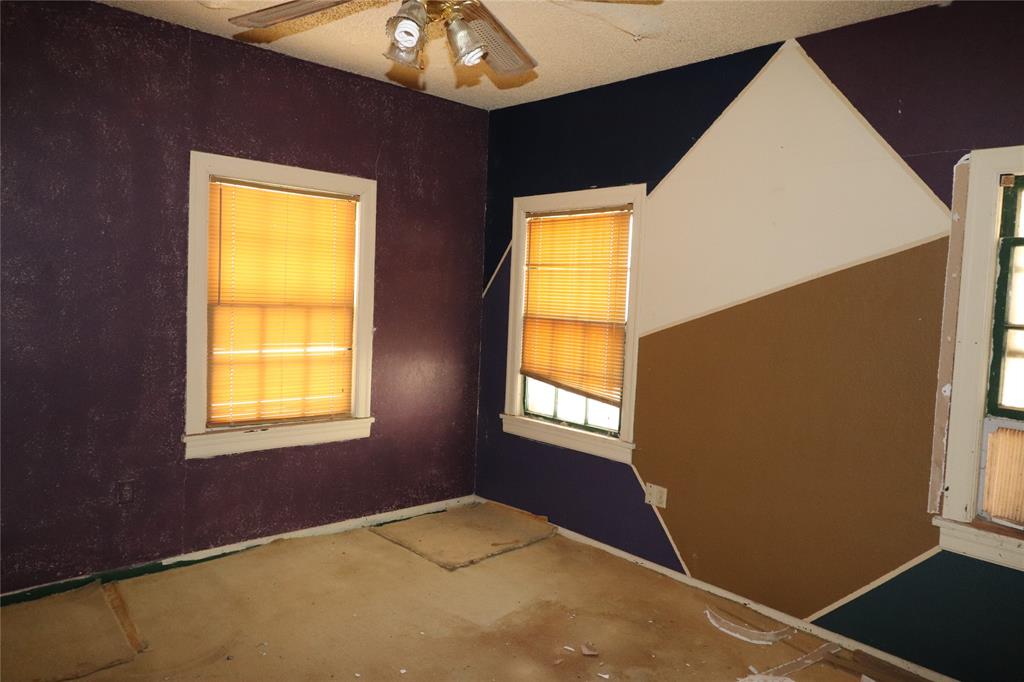 1402 Avenue K Property Photo 20