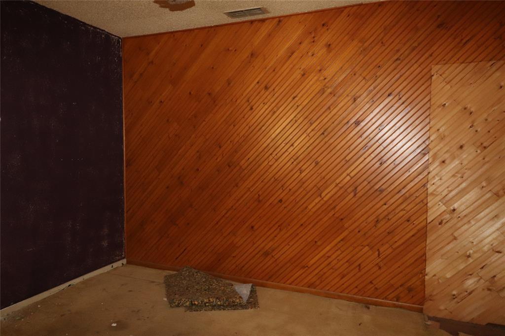1402 Avenue K Property Photo 22