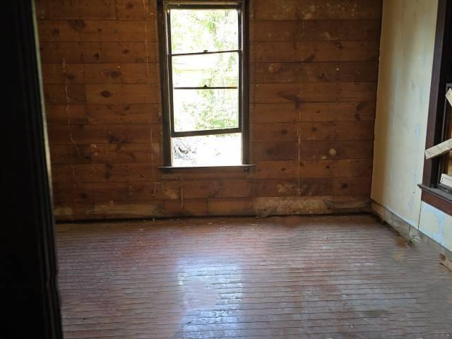 210 Clinton Street Property Photo 8