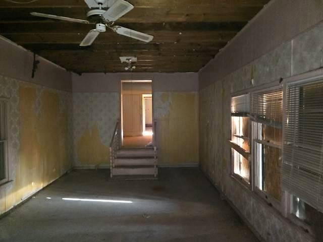 210 Clinton Street Property Photo 9