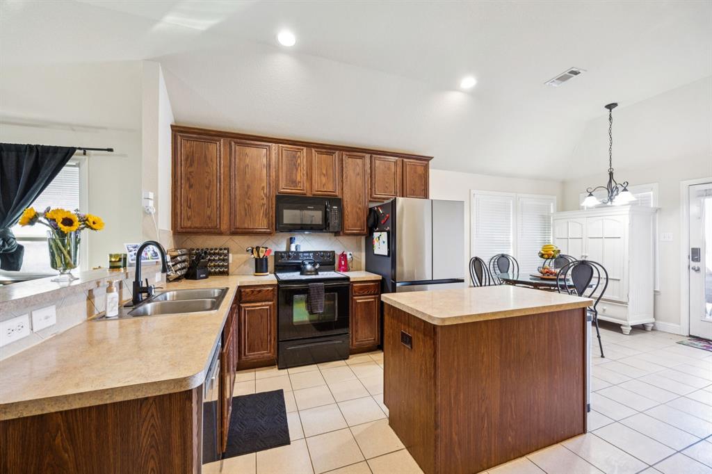 1601 Applegate Way Property Photo 4