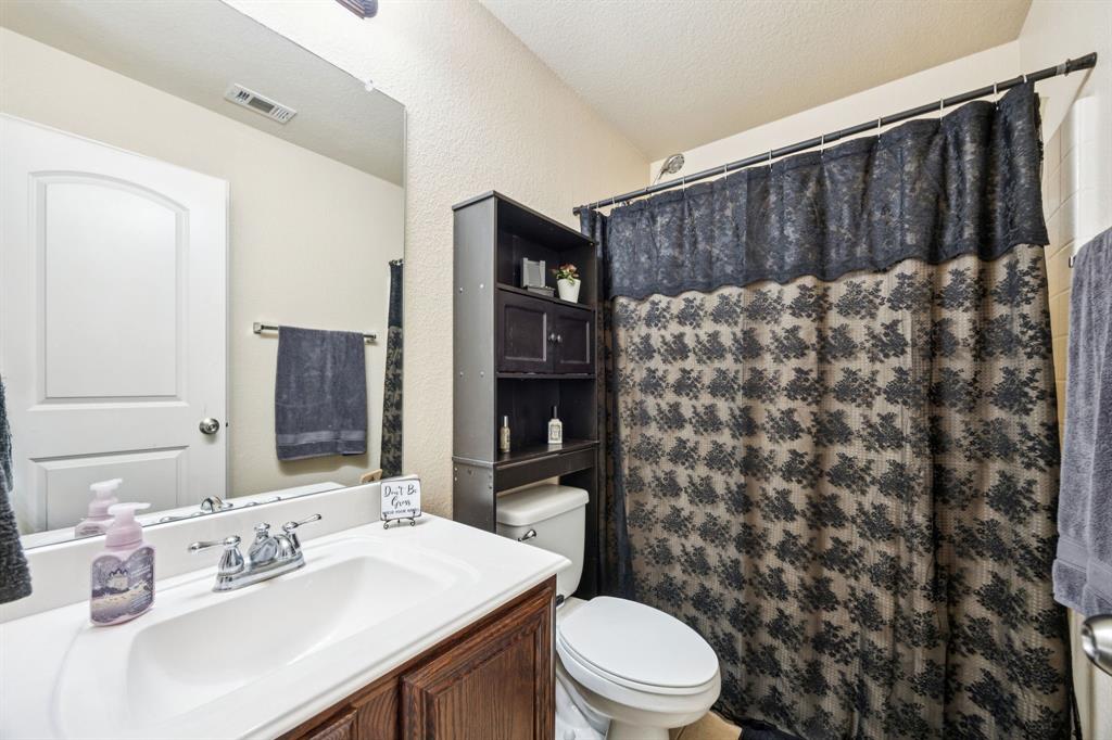 1601 Applegate Way Property Photo 10