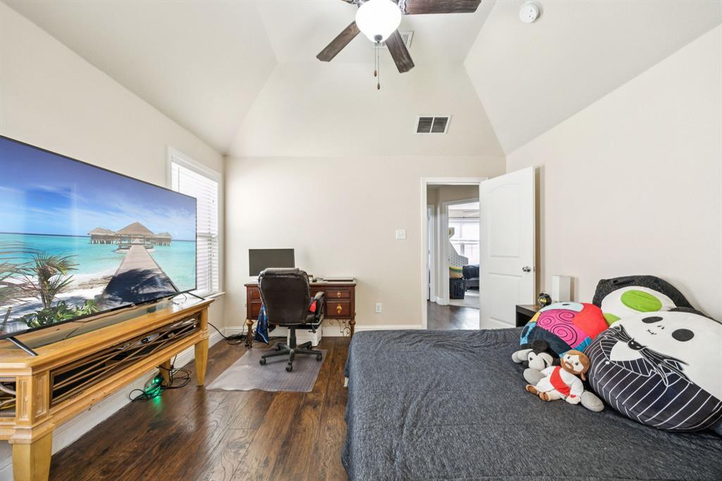 1601 Applegate Way Property Photo 13
