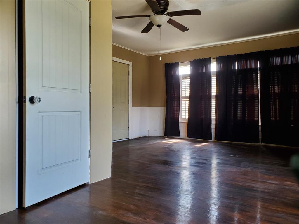 301 N Pettit Property Photo 6