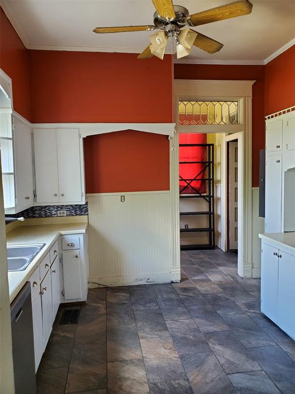 301 N Pettit Property Photo 10