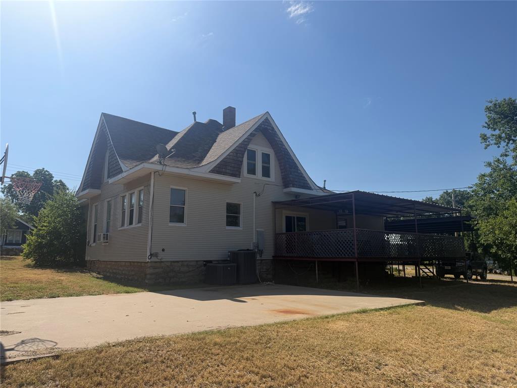 301 N Pettit Property Photo 15