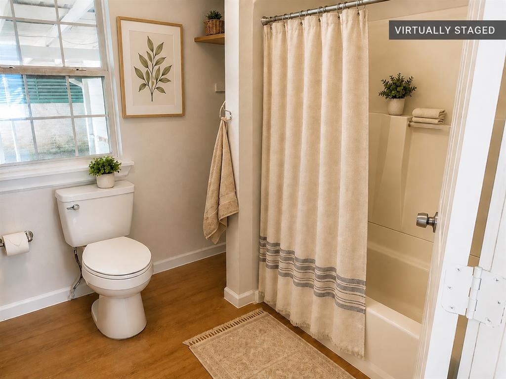 1005 Dodson Street Property Photo 9