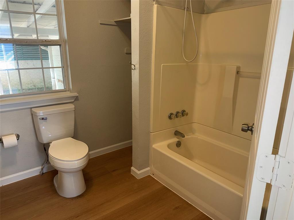 1005 Dodson Street Property Photo 10