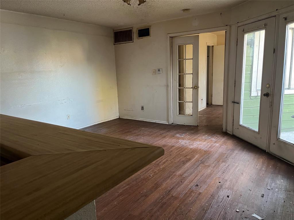 9823 Walnut Street 303 Property Photo 1