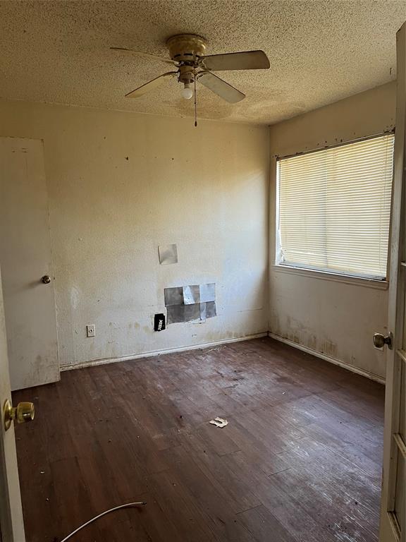 9823 Walnut Street 303 Property Photo 4