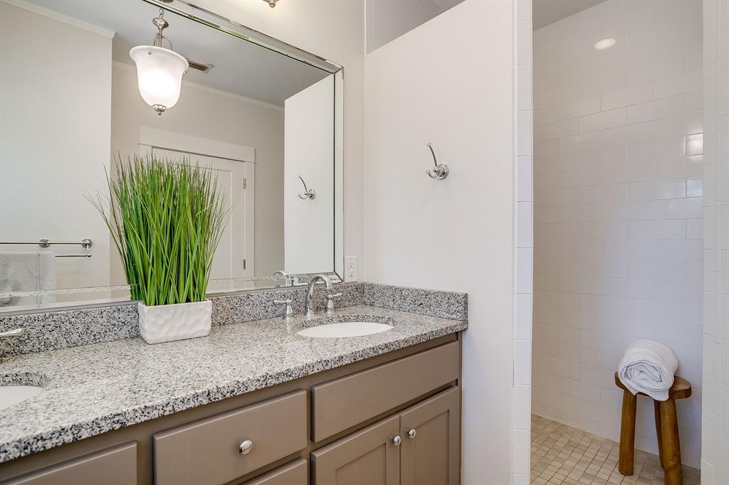 2700 College Avenue Property Photo 19