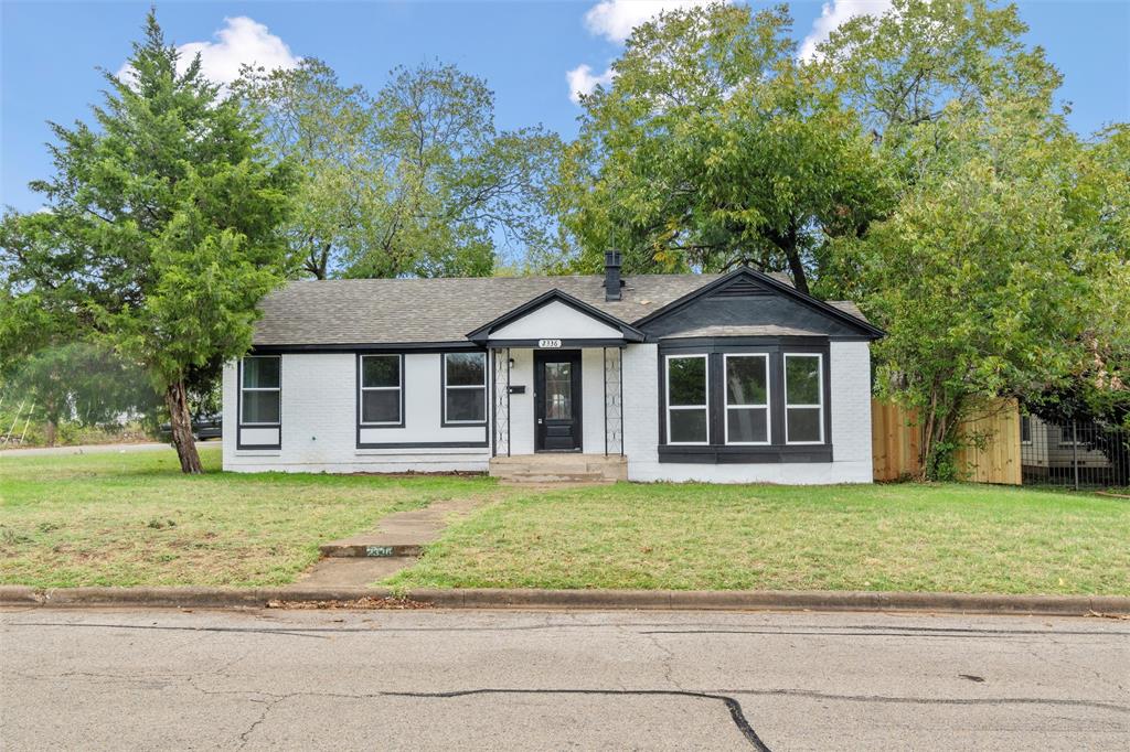 2336 Glencrest Drive Property Photo 1
