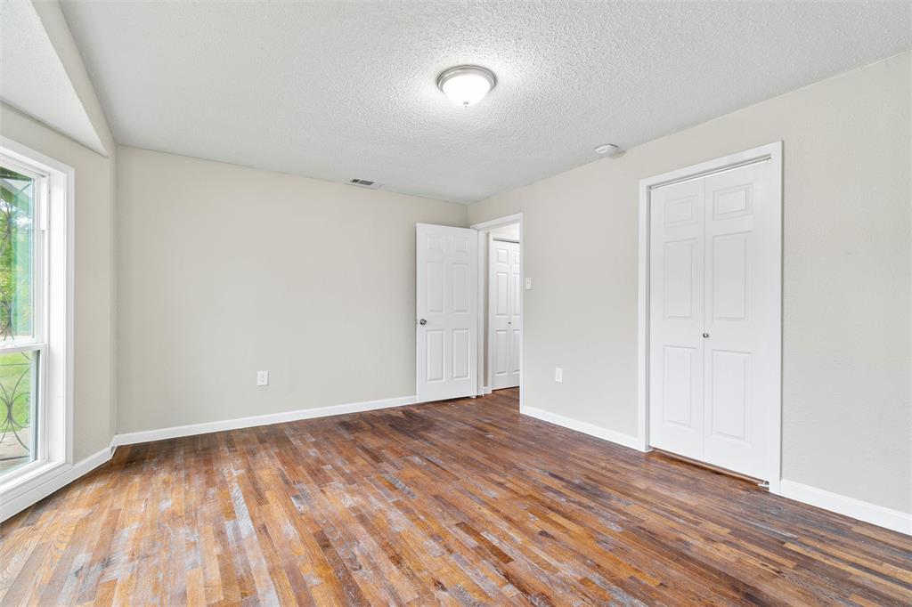 2336 Glencrest Drive Property Photo 13