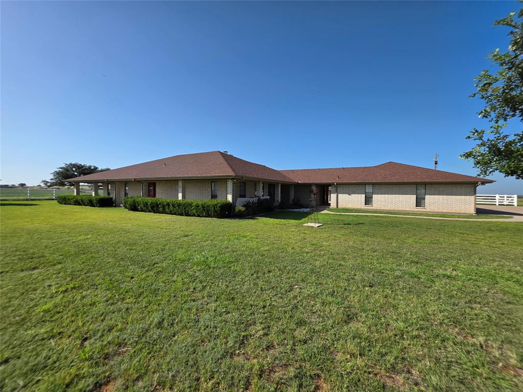 2195 Fm-585 Property Photo 4
