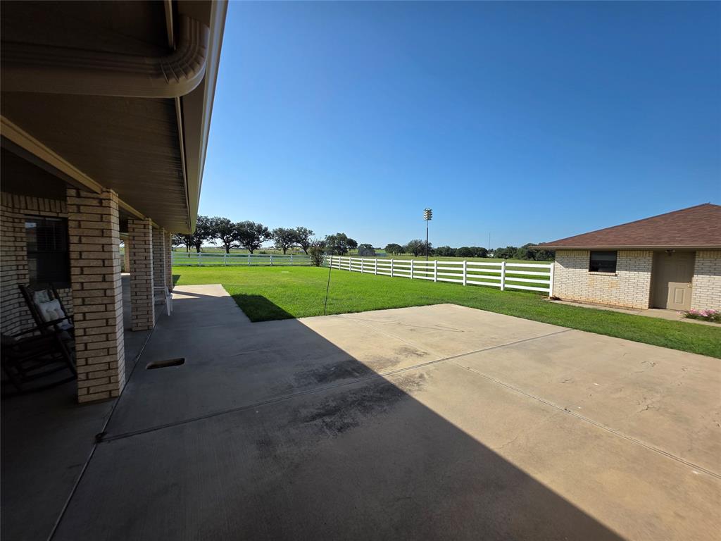 2195 Fm-585 Property Photo 6