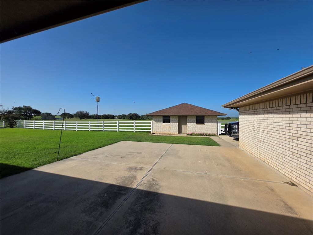 2195 Fm-585 Property Photo 7