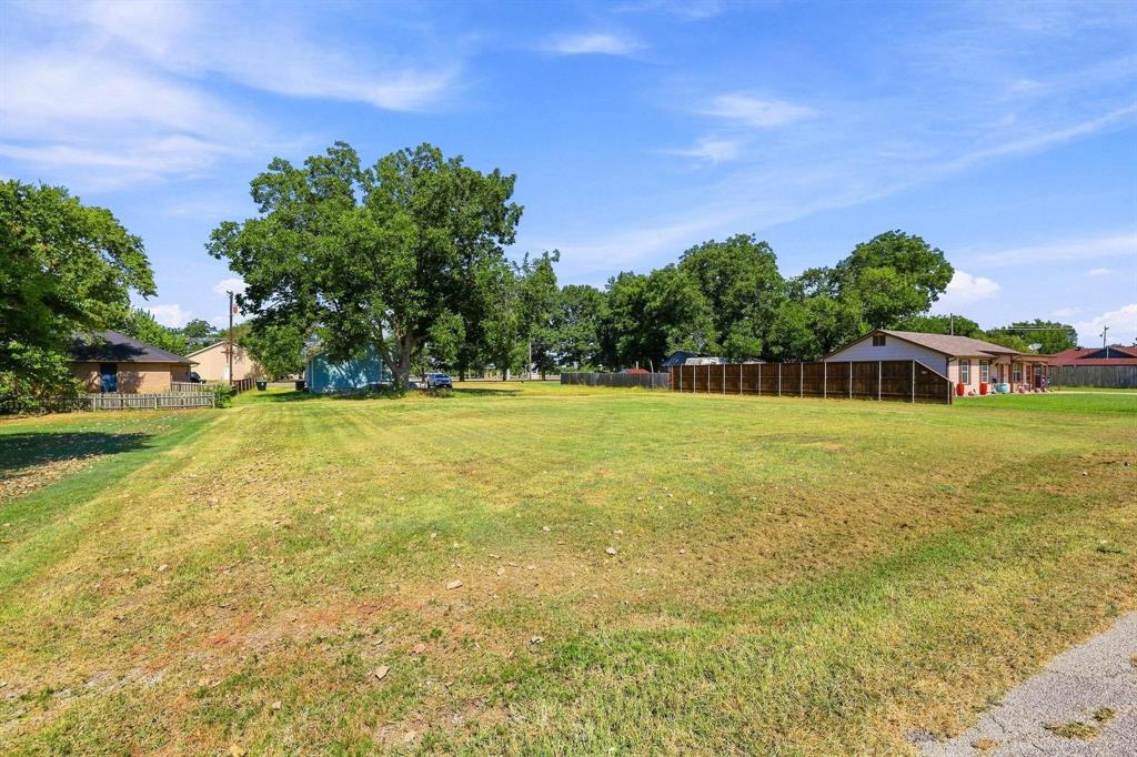 1018 Yarbrough Street Property Photo 2