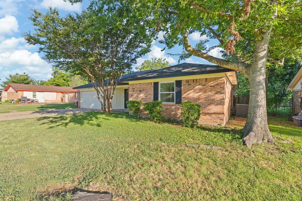 1206 Hemphill Drive Property Photo 3