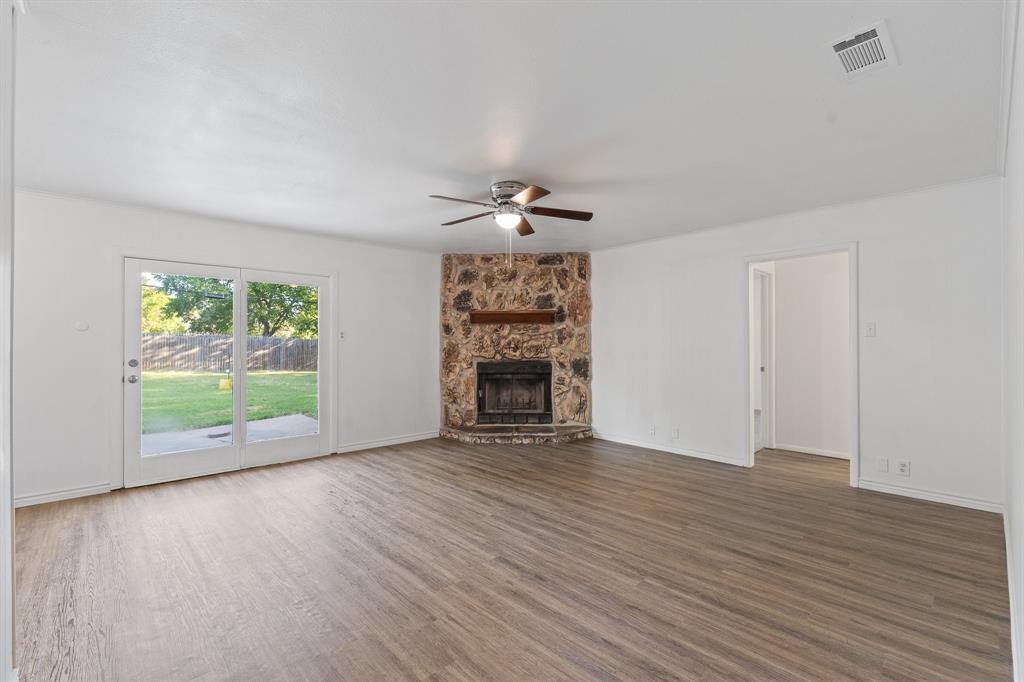 1206 Hemphill Drive Property Photo 5