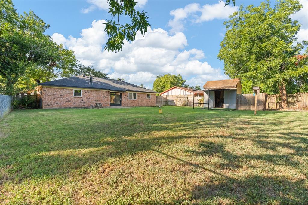 1206 Hemphill Drive Property Photo 24
