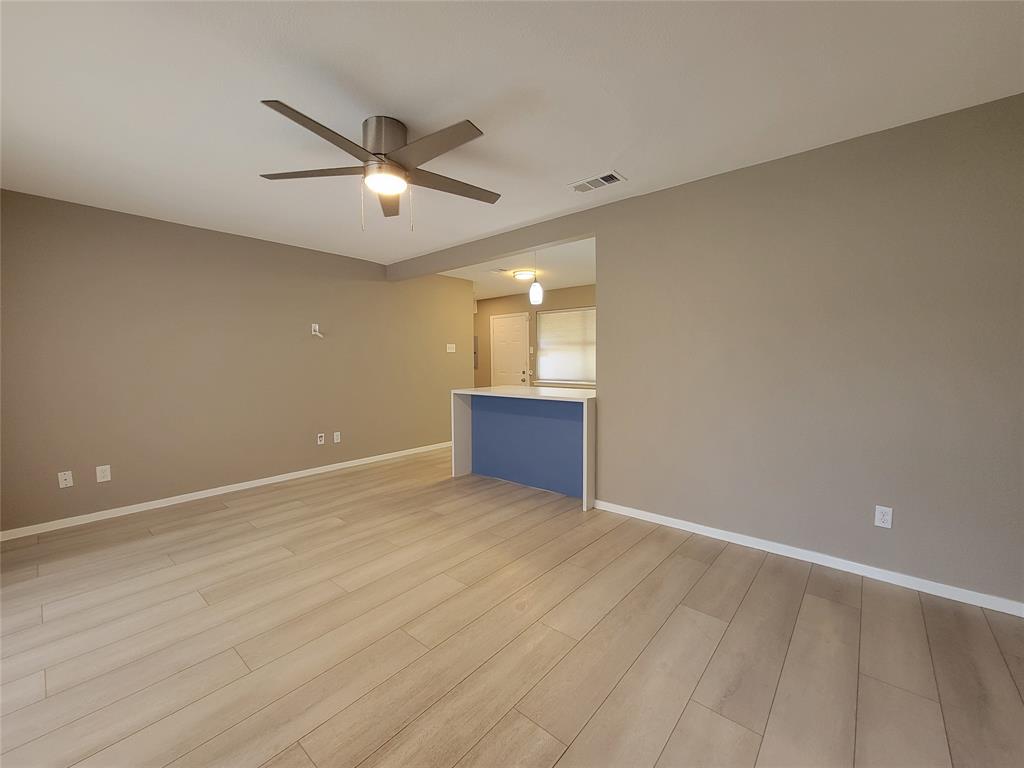 4724 Laurel Lane Property Photo 3