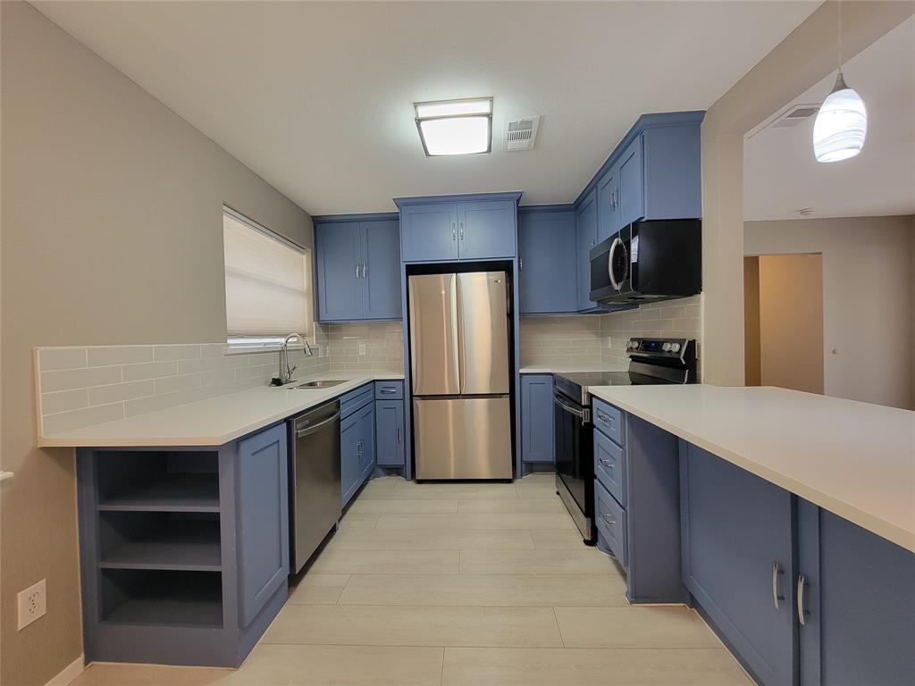 4724 Laurel Lane Property Photo 4