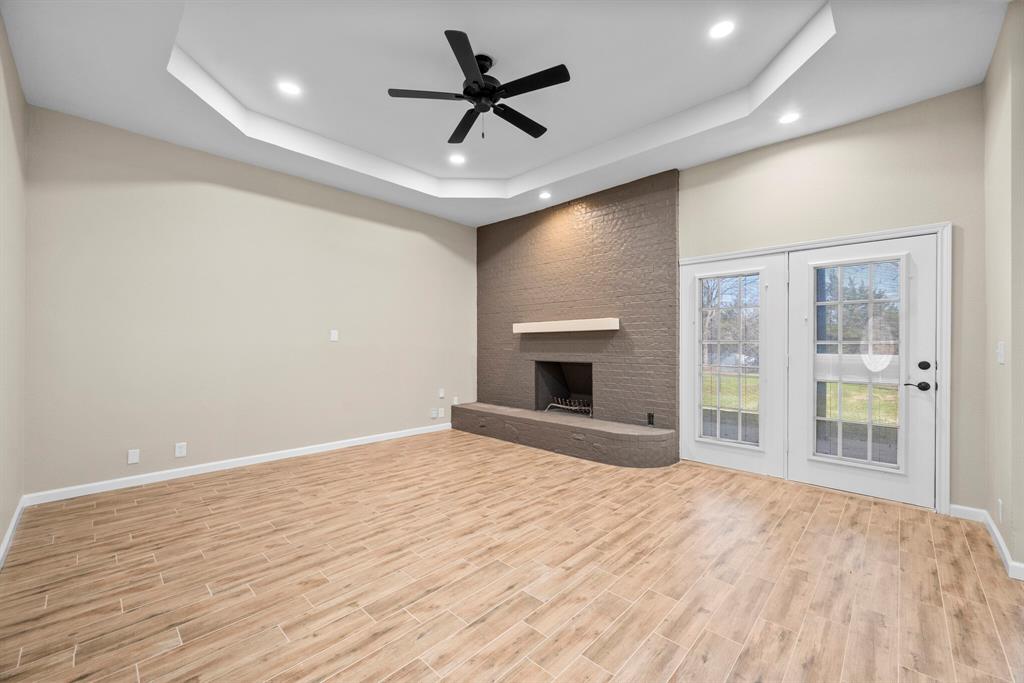 894 Tate Street Property Photo 4