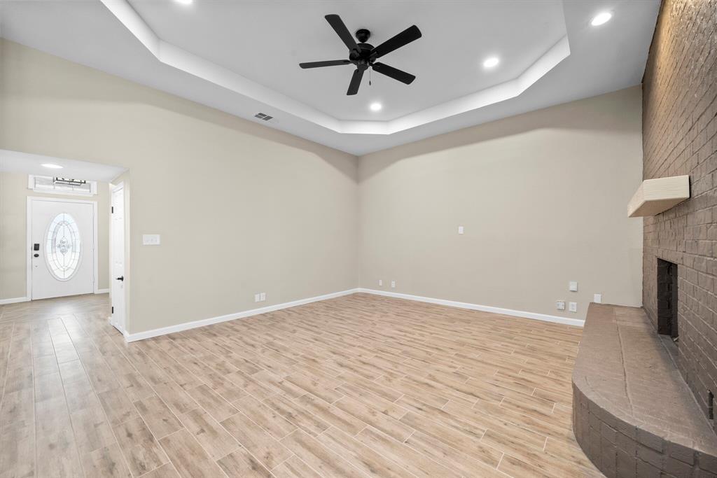 894 Tate Street Property Photo 6