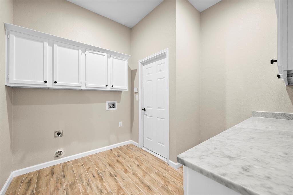 894 Tate Street Property Photo 15