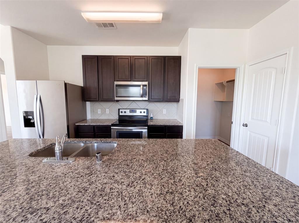 1713 Blue Jay Drive Property Photo 2