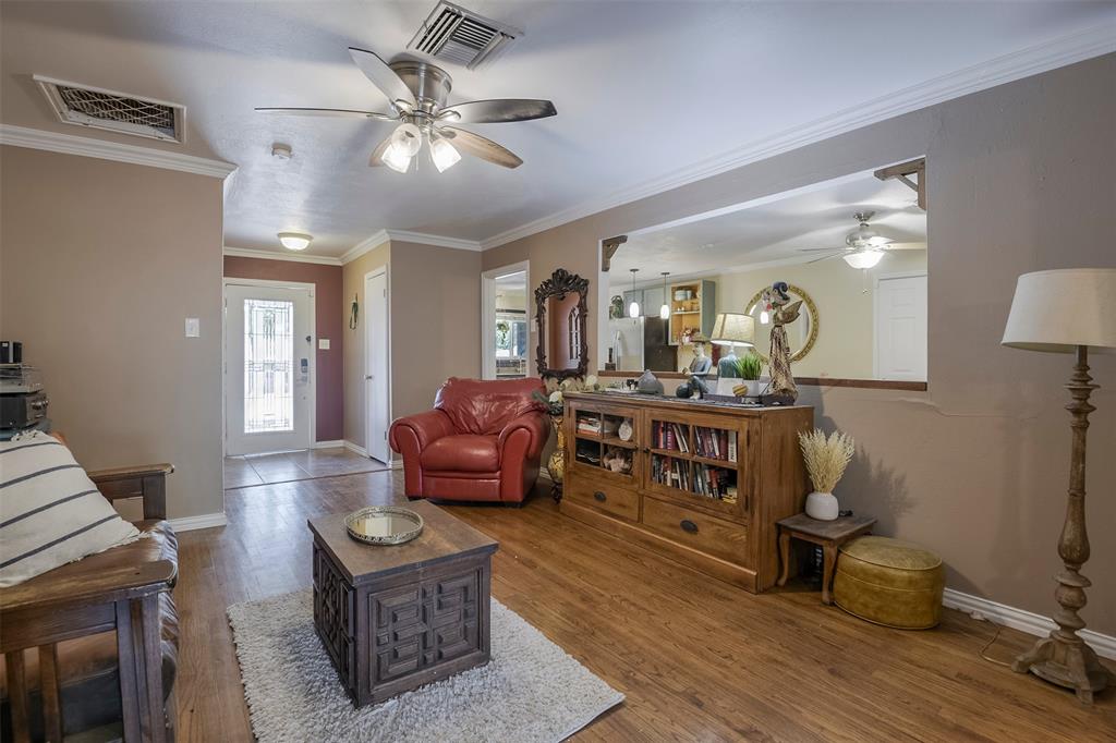7028 Willis Avenue Property Photo 7