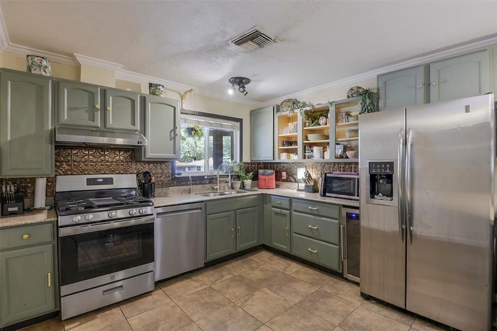 7028 Willis Avenue Property Photo 11