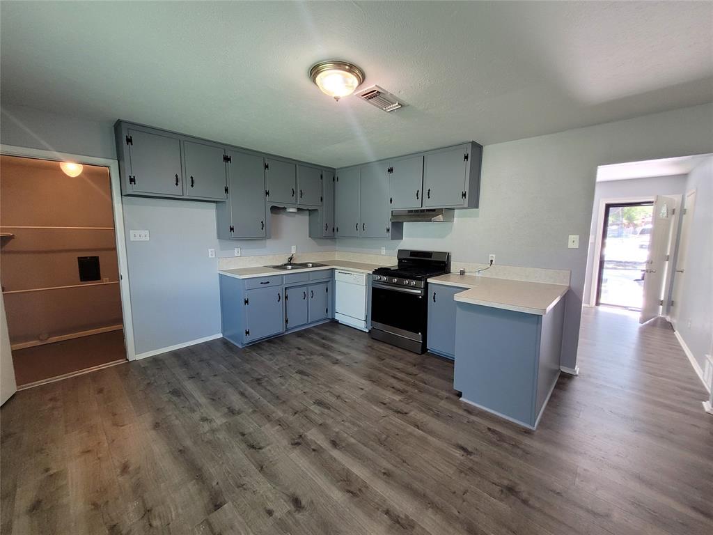 3233 Hiawatha Trail Property Photo 7