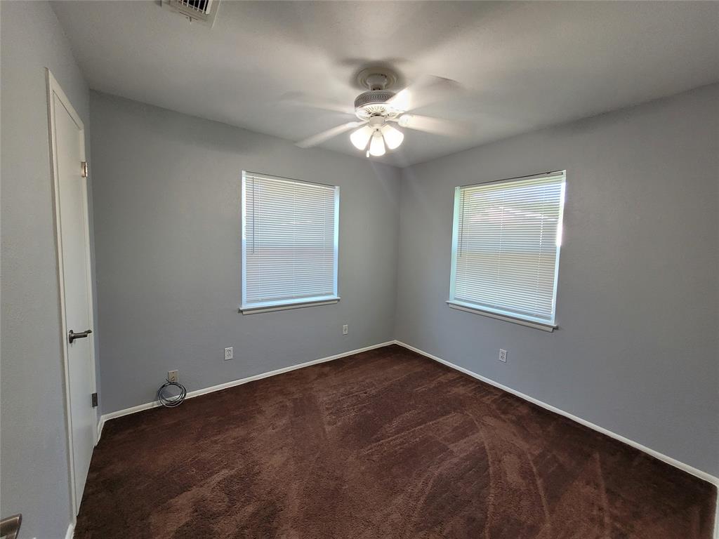 3233 Hiawatha Trail Property Photo 10