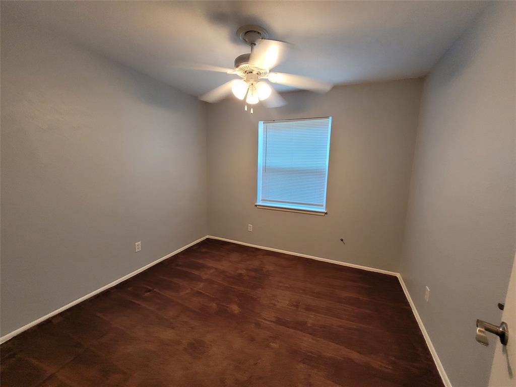 3233 Hiawatha Trail Property Photo 11