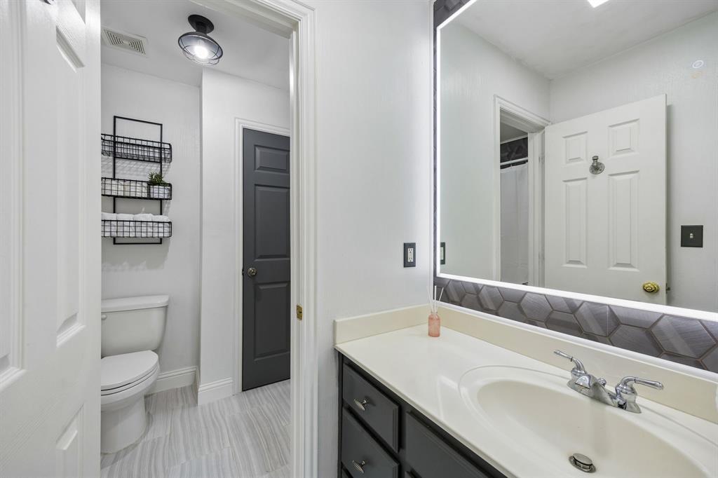 2713 Greenview Drive Property Photo 28