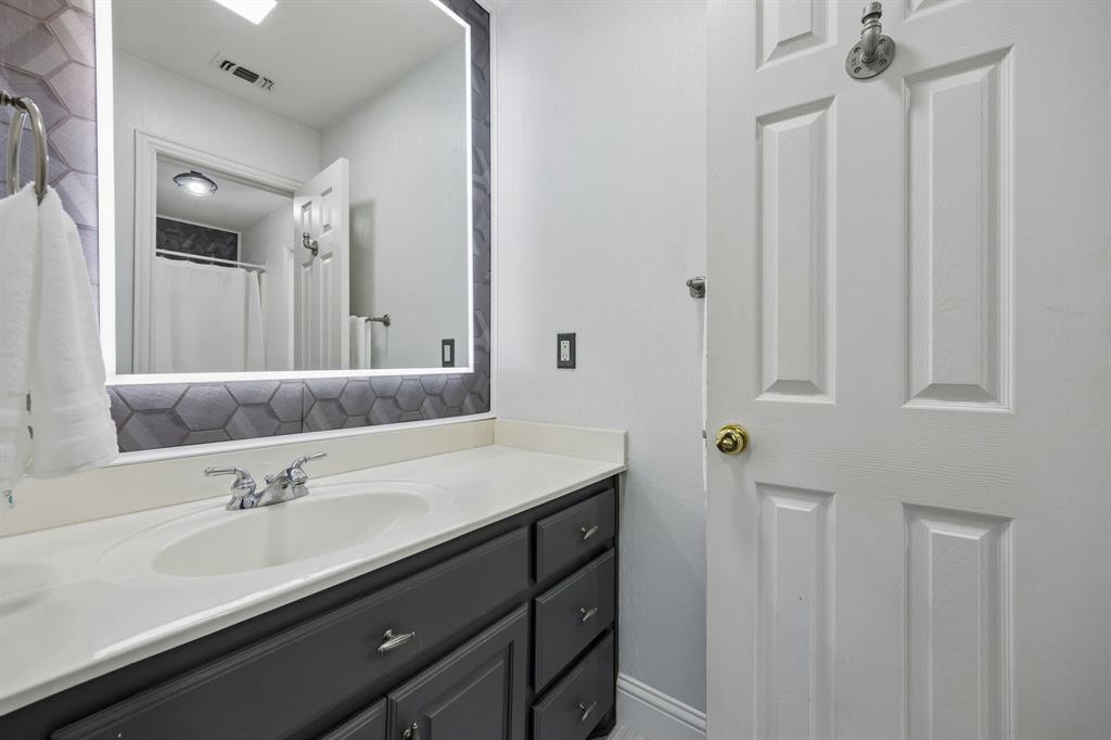 2713 Greenview Drive Property Photo 29