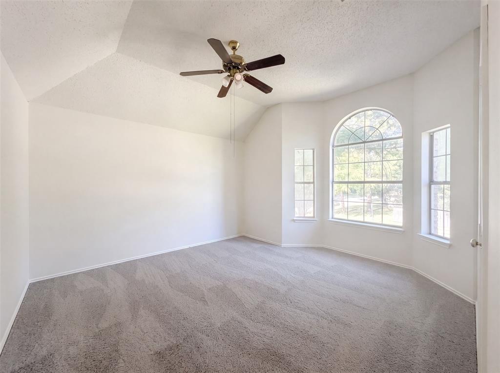 905 Ridgemont Drive Property Photo 4