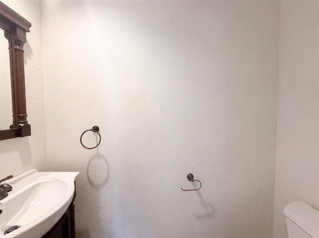 905 Ridgemont Drive Property Photo 15
