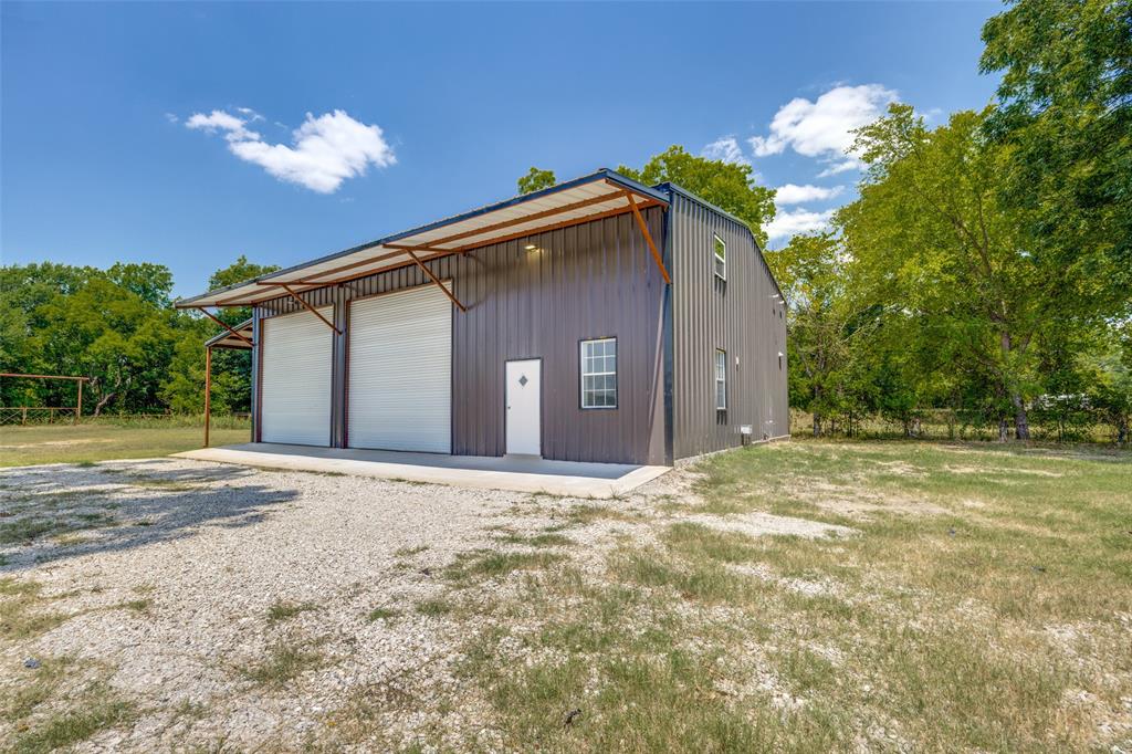 7186 State Highway 24 Property Photo 2