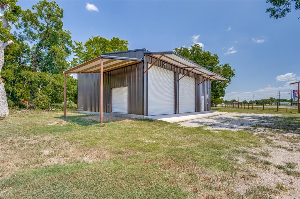 7186 State Highway 24 Property Photo 3